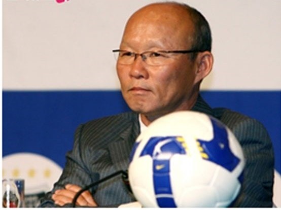 National football team has new head coach hinh anh 1