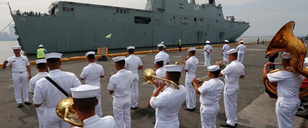 Two Australian navy ships visit Philippines hinh anh 1
