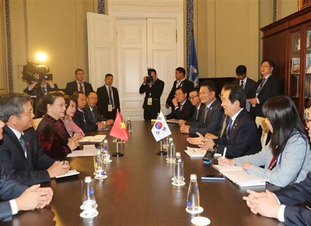 Vietnam boosts parliamentary ties with RoK, Iran hinh anh 1