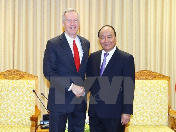 Prime Minister congratulates US ambassador on successful term in Vietnam hinh anh 1