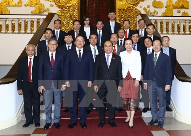 Prime Minister urges higher bilateral trade with Laos hinh anh 1