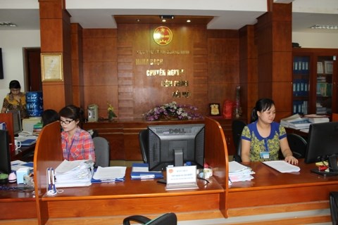 Quang Ninh puts forth solutions to deal with tax arrears hinh anh 1