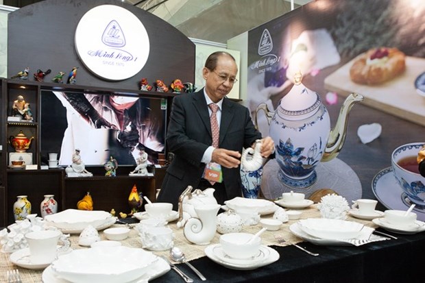Minh Long ceramics on display during APEC 2017 Economic Leaders’ Week hinh anh 1