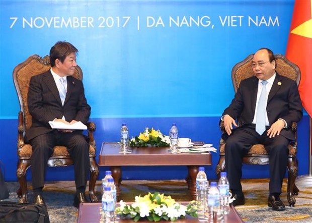 APEC 2017: PM hosts Japanese Minister of Economic Revitalisation hinh anh 1