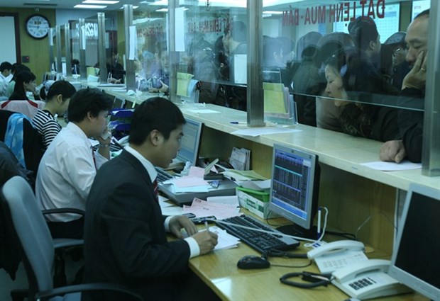 VN Index hits trading value high hinh anh 1
