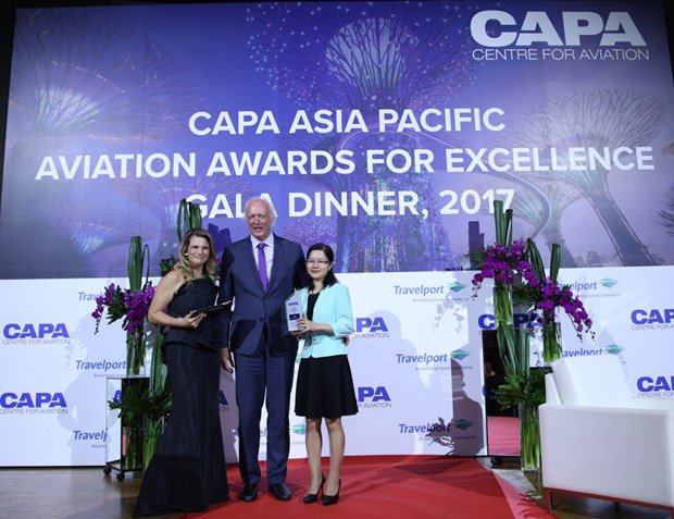 Vietnam Airlines wins regional award hinh anh 1