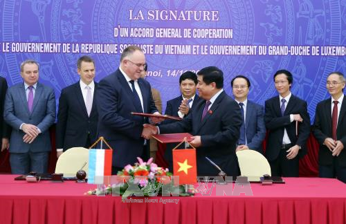 Vietnam, Luxembourg sign General Cooperation Agreement hinh anh 1