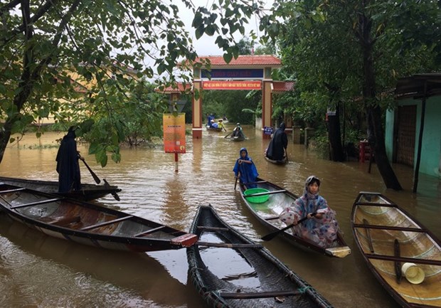 Dams release water, flood several areas hinh anh 1