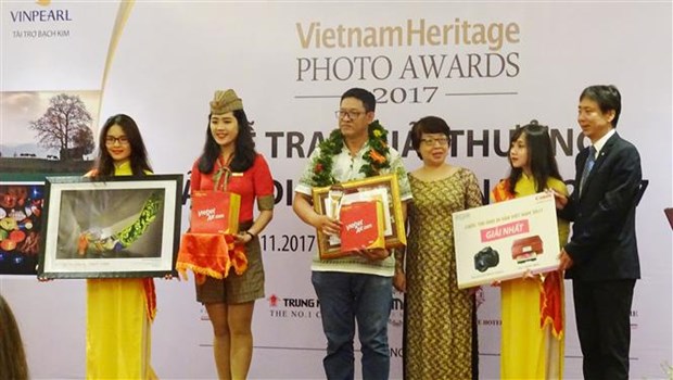 Winners of Vietnam Cultural Heritage photo contest awarded hinh anh 1