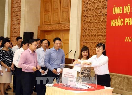 Fund raised for flood-affected people hinh anh 1