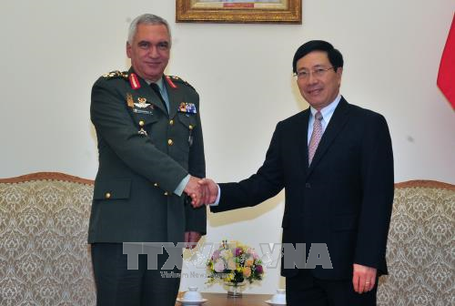 Vietnam, EU step up defence cooperation hinh anh 1