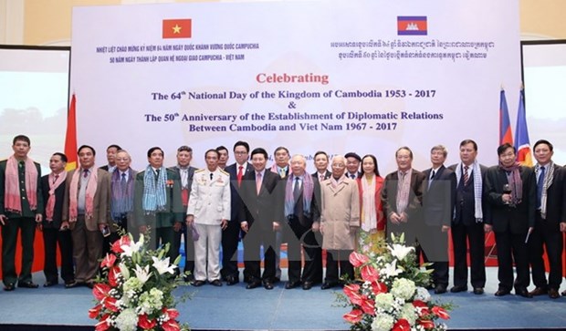 Cambodian Embassy celebrates National Day, ties with Vietnam hinh anh 1
