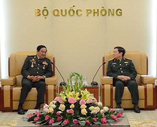 Defence Minister receives Lao, Cambodian war veterans hinh anh 1