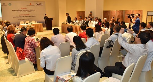 Australia fosters logistics industry-led vocational training in Vietnam hinh anh 1