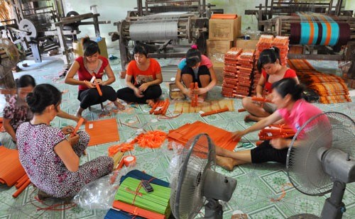 Vocational training to centre on businesses’ needs hinh anh 1