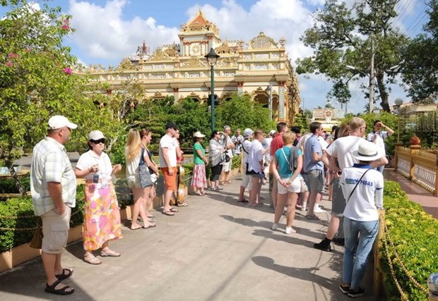 Tourism makes development record in 2017 hinh anh 1