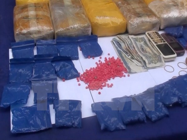 Police crack drug trafficking cases hinh anh 1