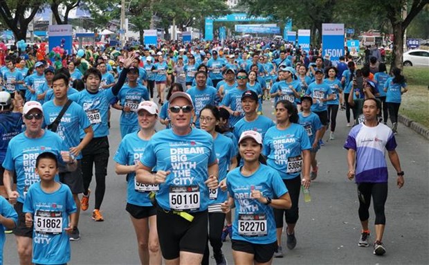 Over 8,000 athletes attend HCM City Marathon 2018 hinh anh 1