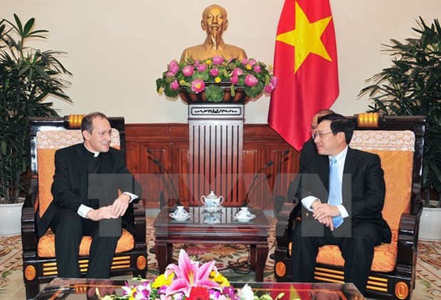 Holy See always wants stronger relations with Vietnam: official hinh anh 2