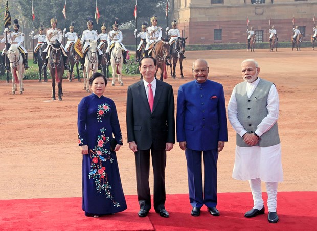 Gun salute welcomes President Tran Dai Quang in New Delhi hinh anh 1