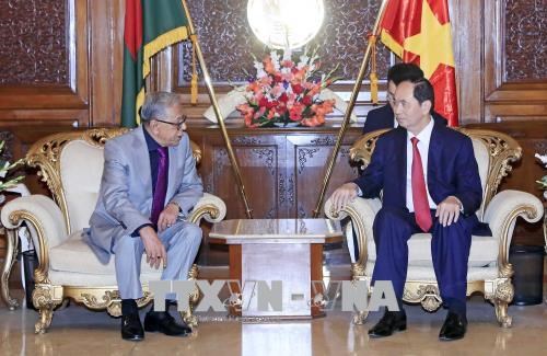 President Tran Dai Quang meets Bangladeshi President Abdul Hamid hinh anh 1