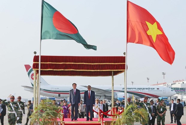 Bangladeshi newspaper highlights Vietnamese President’s visit hinh anh 1