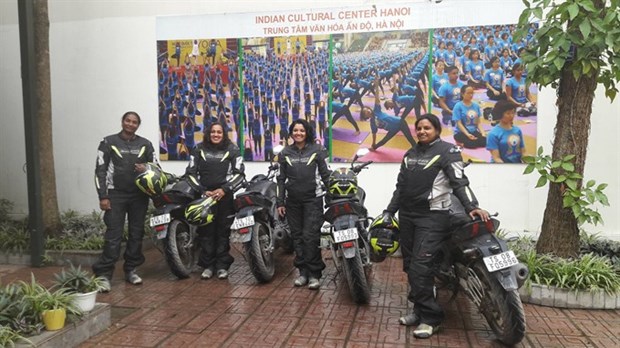 Female Indian motorcyclists arrive in Vietnam hinh anh 1