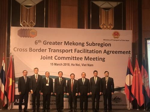 GMS countries meet to facilitate cross-border transport hinh anh 1