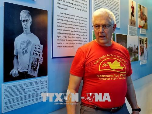 Exhibition features anti-war-in-Vietnam campaigns of US veterans hinh anh 1