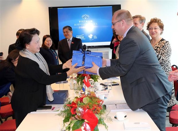 NA Chairwoman visits Dutch NACO aviation company hinh anh 1