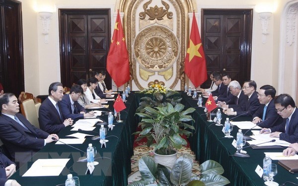 Deputy PM holds talks with Chinese Foreign Minister hinh anh 2