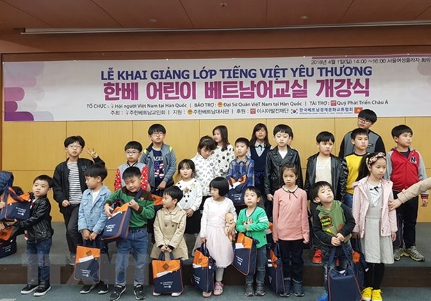 Vietnamese classes opened for children of Vietnam – RoK families hinh anh 1