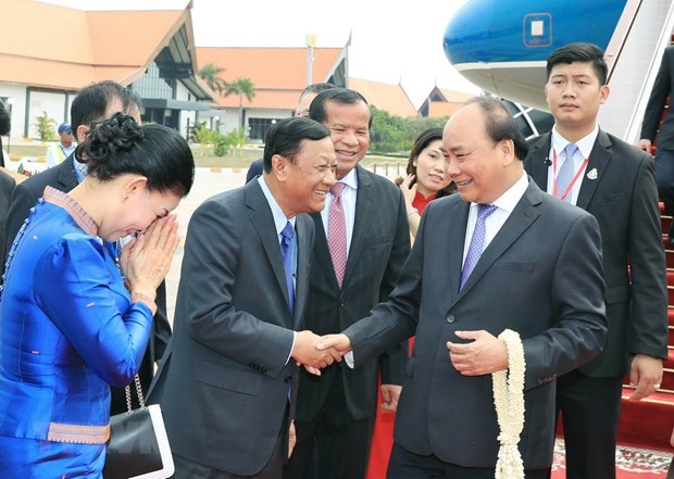 PM Nguyen Xuan Phuc arrives in Cambodia for third MRC Summit hinh anh 1