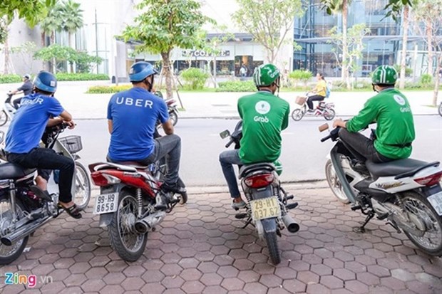 Vietnam ride-hailing firms gear up to compete with Grab hinh anh 1