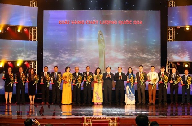 National, Asia-Pacific quality awards bestowed on 77 firms hinh anh 1
