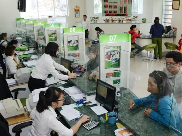 Vietcombank earns record high pre-tax profit hinh anh 1