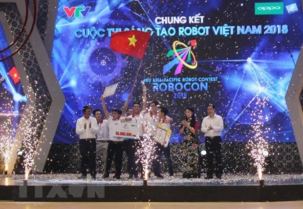 Lac Hong team triumphs at Robocon Vietnam 2018 hinh anh 1