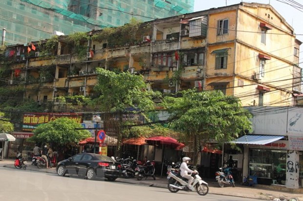 Old buildings a headache for construction sector hinh anh 1
