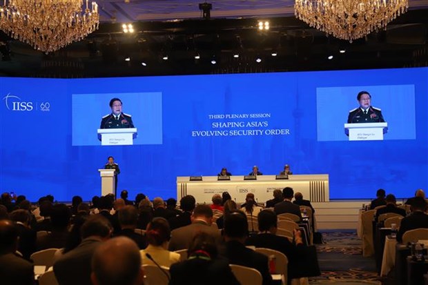 Observance of int’l laws fundamental to security, peace: Defence Minister hinh anh 1