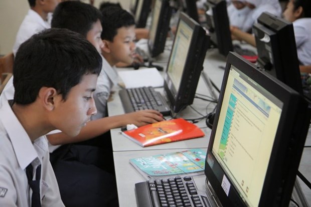 Indonesia monitors students' social media to prevent terrorism hinh anh 1