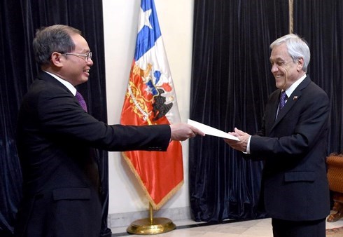 Chilean President lauds Vietnam’s economic achievements hinh anh 1