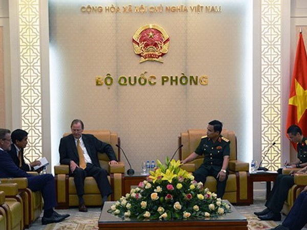 Deputy defence minister receives CEO of DAMEN Group hinh anh 1