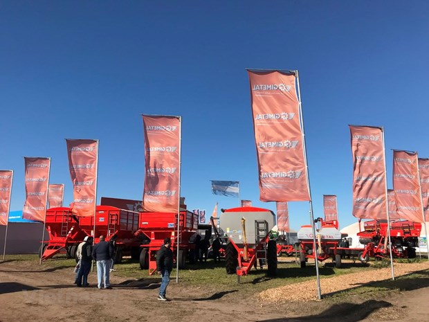 Vietnamese businesses attend biggest agricultural fair in Argentina hinh anh 1