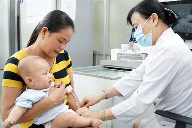 Vietnam on track towards paperless immunisation management system hinh anh 1