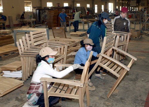 Wooden furniture firms advised to optimise domestic materials hinh anh 1