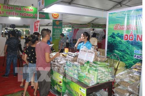 HCM City opens hi-tech agriculture fair hinh anh 1
