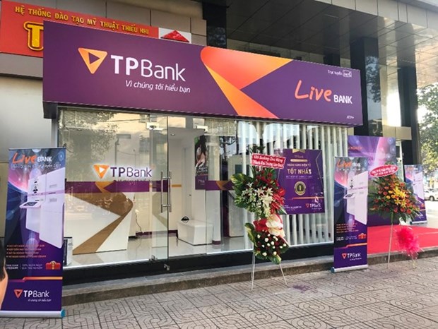 Vietnamese banks boost IT use hinh anh 1