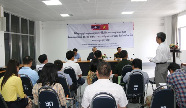 Trade fair to display best products of Vietnam, Laos hinh anh 1