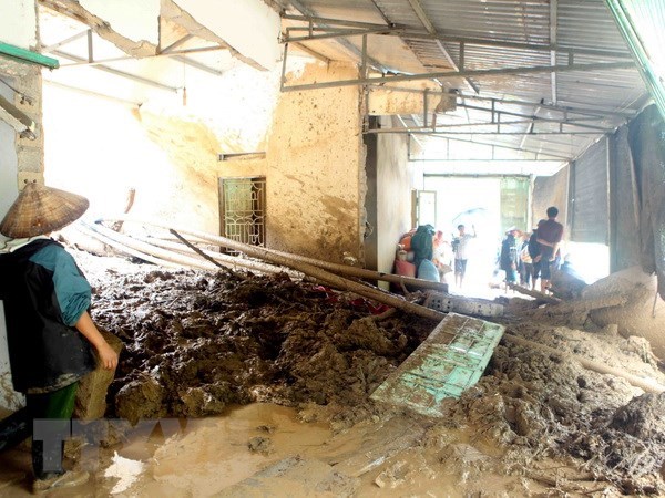 Death toll of flood, landslides in northern localities climbs to 23 hinh anh 1