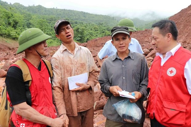 Vietnam Red Cross sends more aid to flood victims hinh anh 1